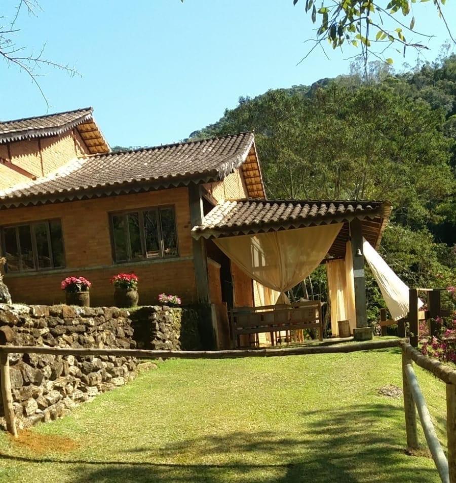 Vale Quaresmeiras Pedra Menina