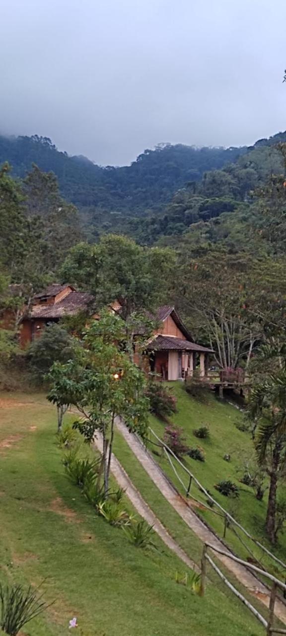 Vale Quaresmeiras Pedra Menina
